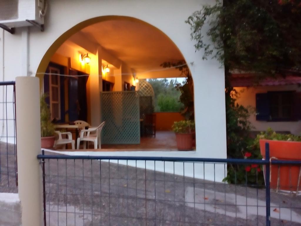 Alexandra Sofia Apartment Stafylos Exterior photo